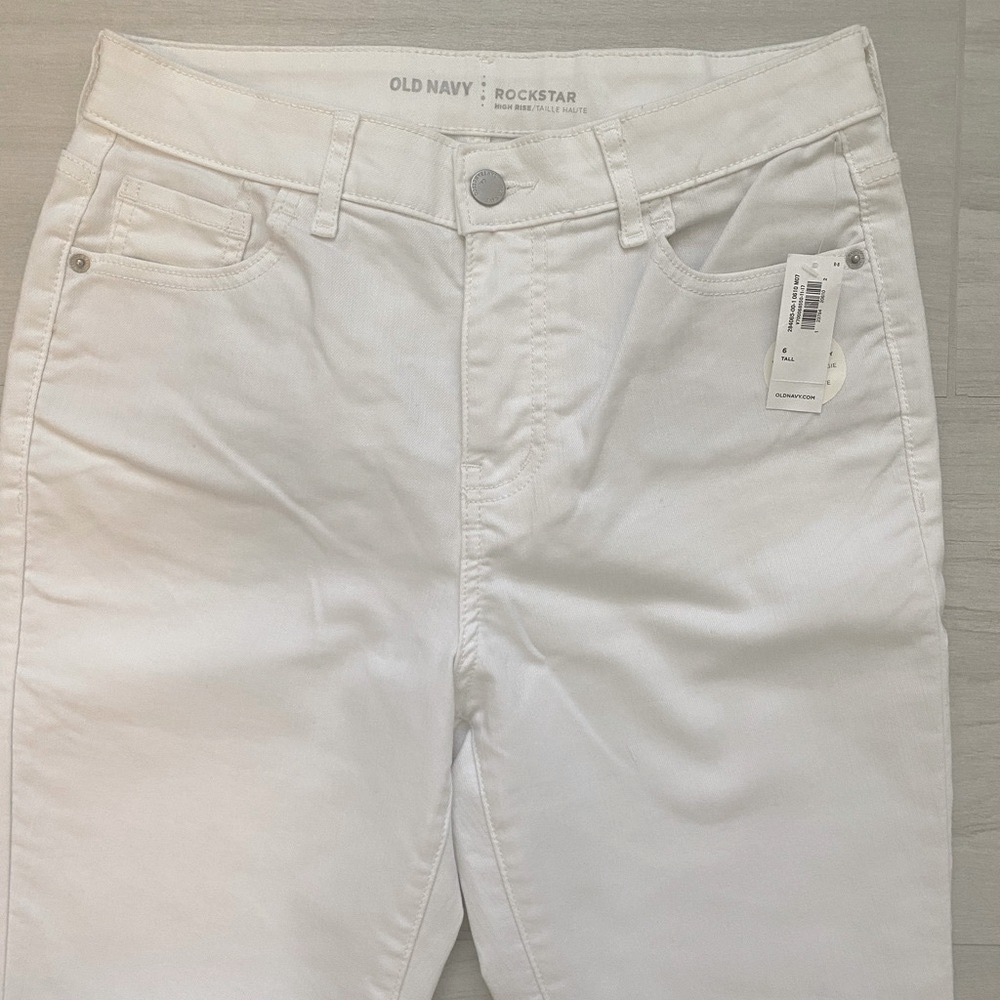 NWT Old Navy Rockstar White Jeans Size 6 Tall